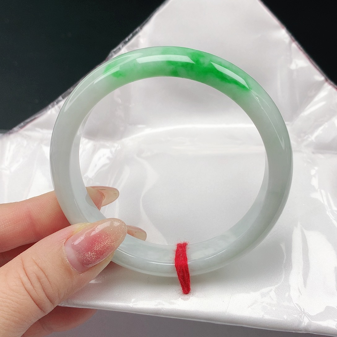 翡翠手镯未镶嵌翡翠060
