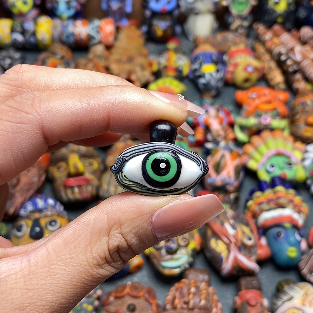 琉璃颈饰配件小眼睛
