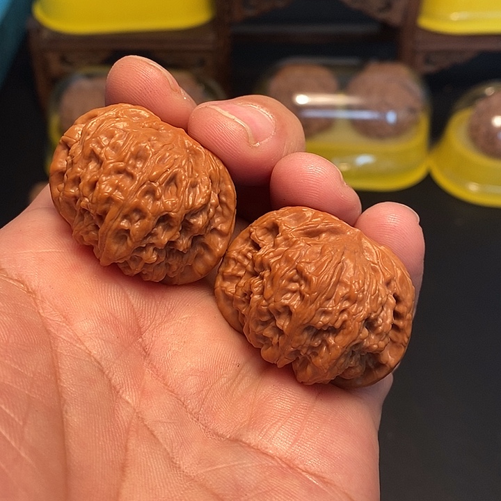 文玩核桃吊坠39尺，全品磨盘