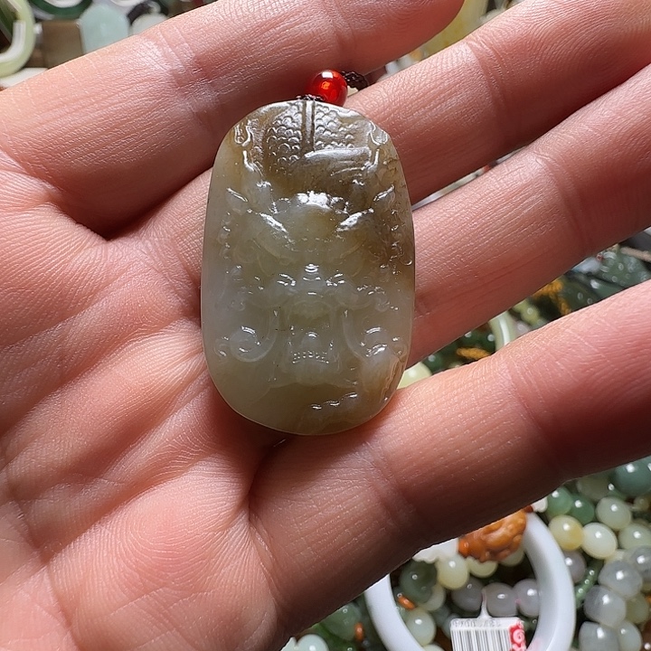 和田玉（糖玉）未镶嵌颈饰