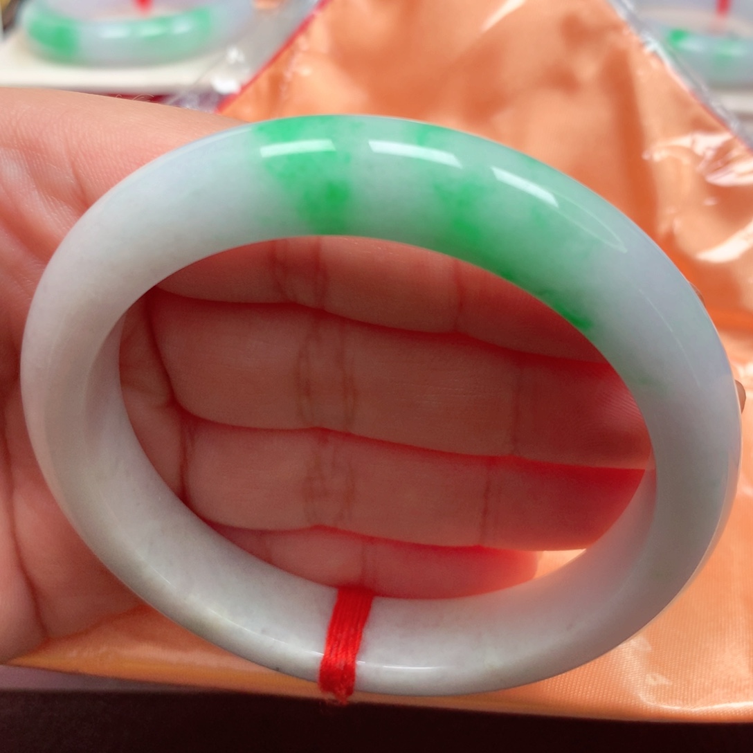 蓝***厂翡翠未镶嵌手镯强推⭐️60白底青