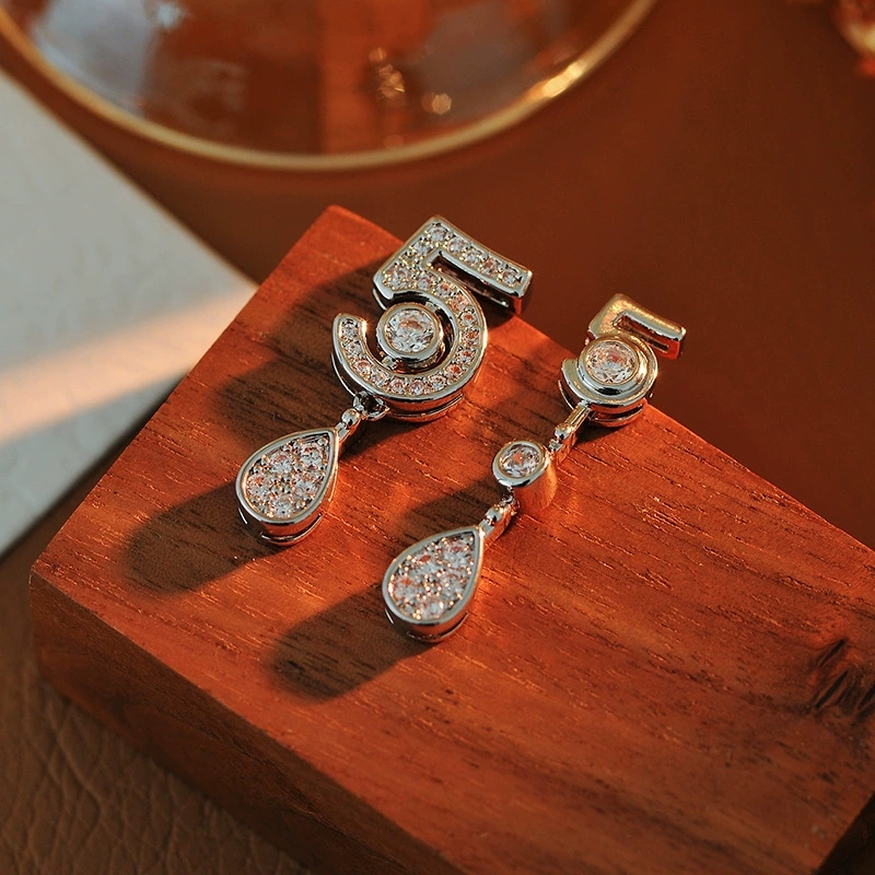 铜合金锆石耳饰 时髦不对称数字5高级感闪钻AB耳环水滴超仙耳饰