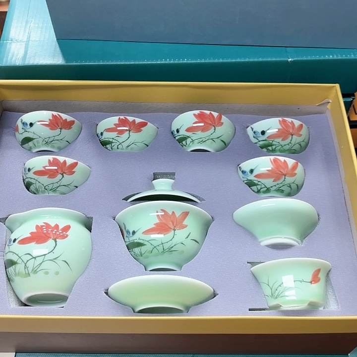 孤品茶具套装等。           