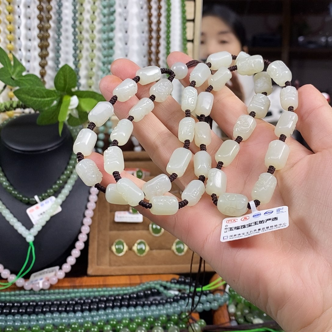 和田玉颈饰未镶嵌