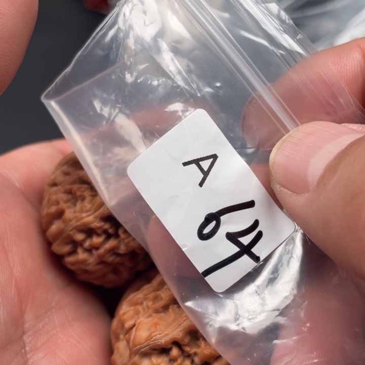 文玩核桃吊坠九*凤凰台39