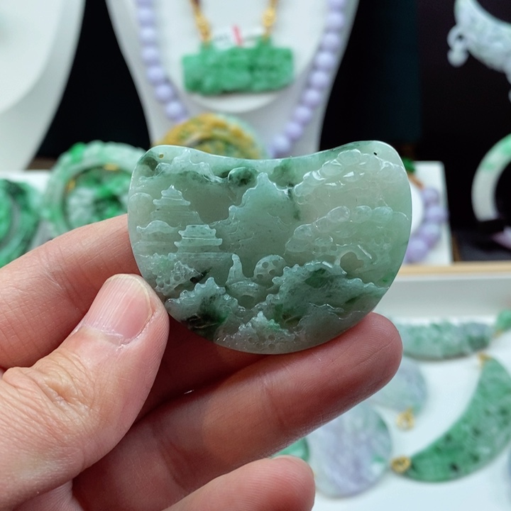 翡翠颈饰未镶嵌翡翠吊坠挂件