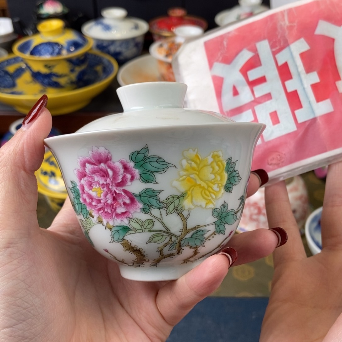 陶瓷艺术家的作品是一