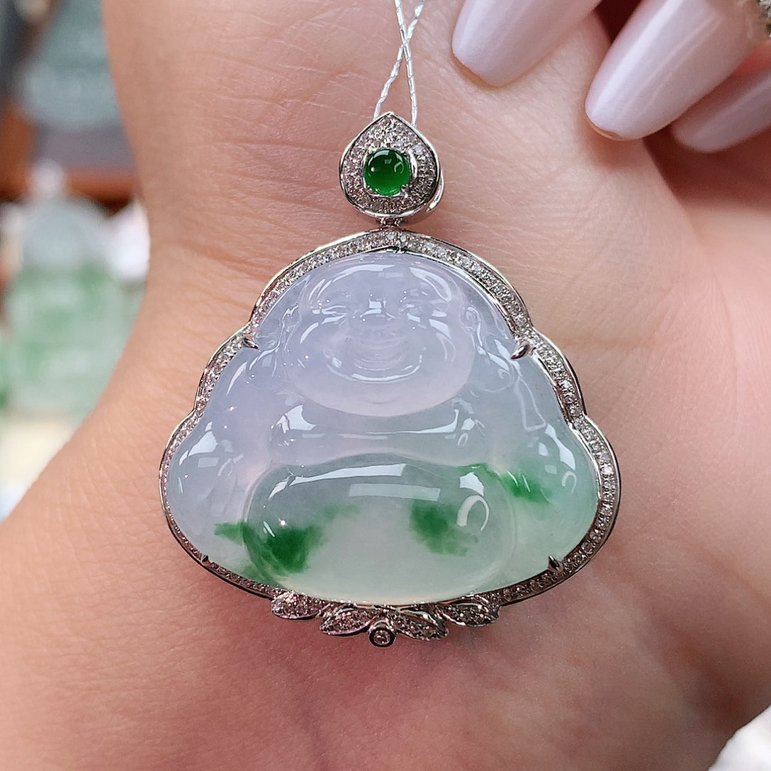 颈饰18K金镶嵌翡翠佛公