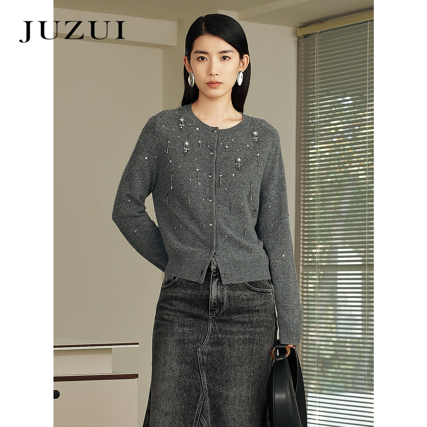 JZ玖姿商场同款优雅格雷系钉珠100%羊毛针织衫女25秋款JWFC30632