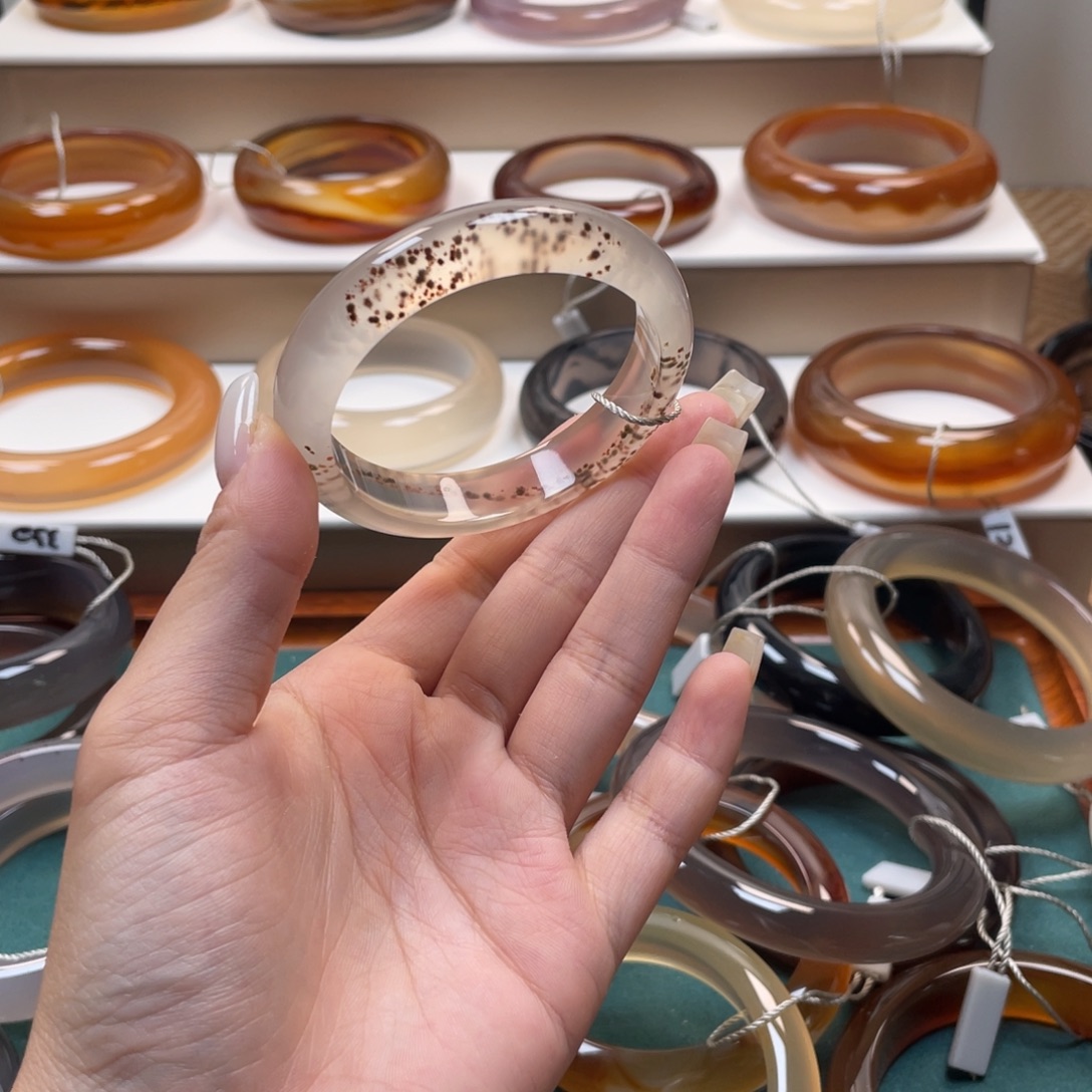 阿***门玛瑙/玉髓合金手镯