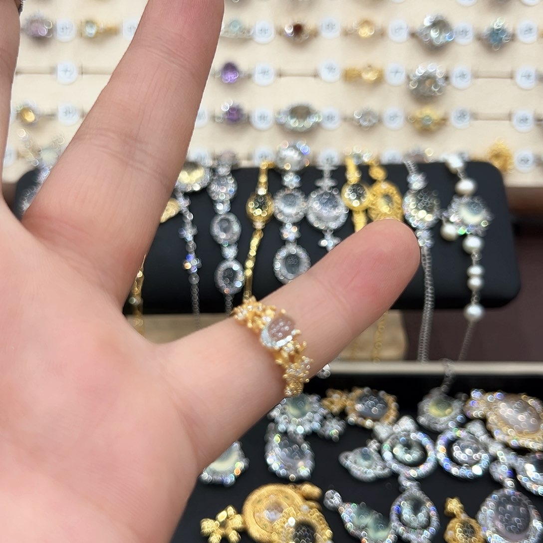 托帕石戒指银S925镶嵌辣*_