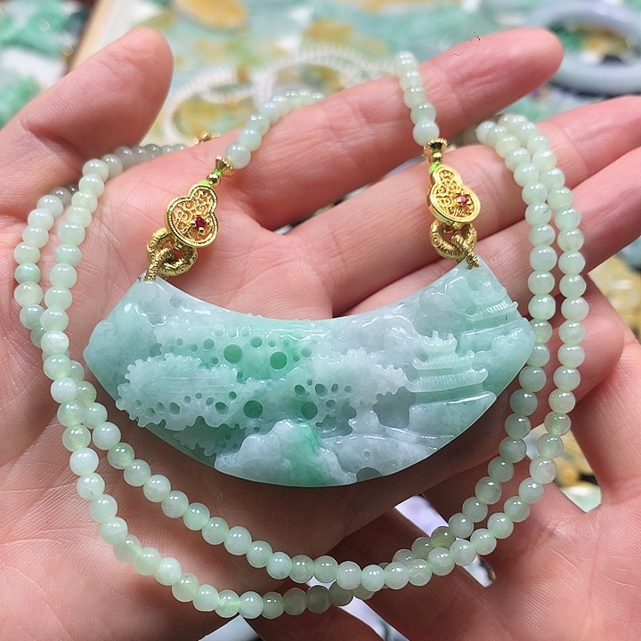 翡翠颈饰未镶嵌吊坠