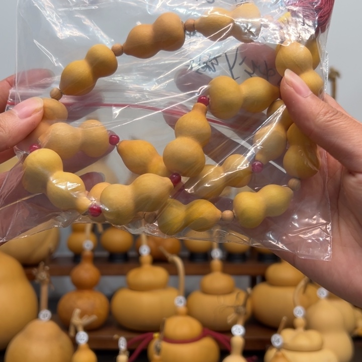 搬***叽精品手持葫芦两串