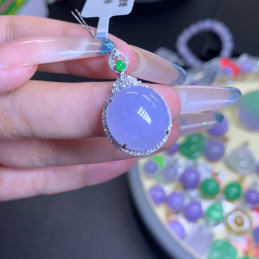 颈饰18K金镶嵌翡翠天然