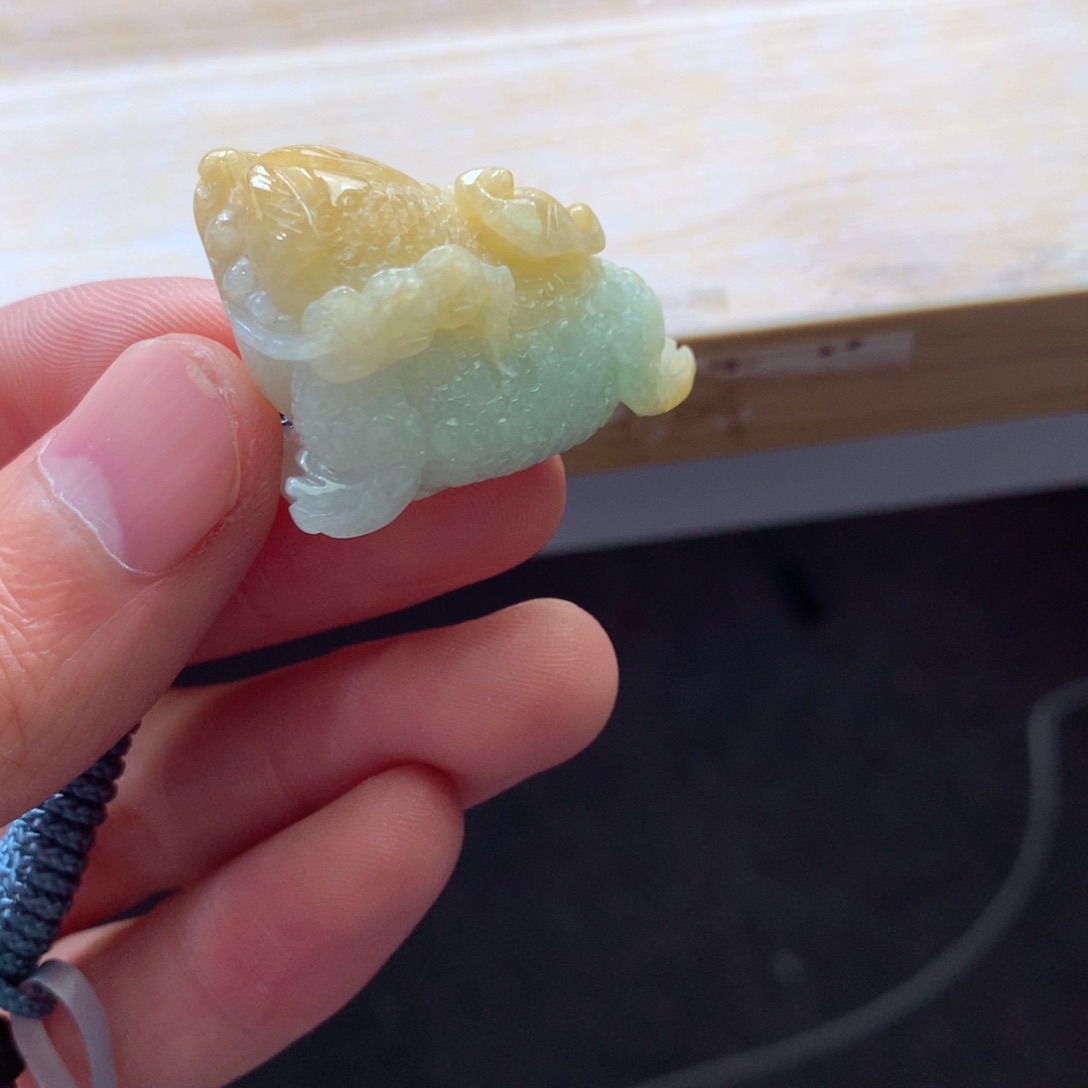 翡翠颈饰未镶嵌吊坠