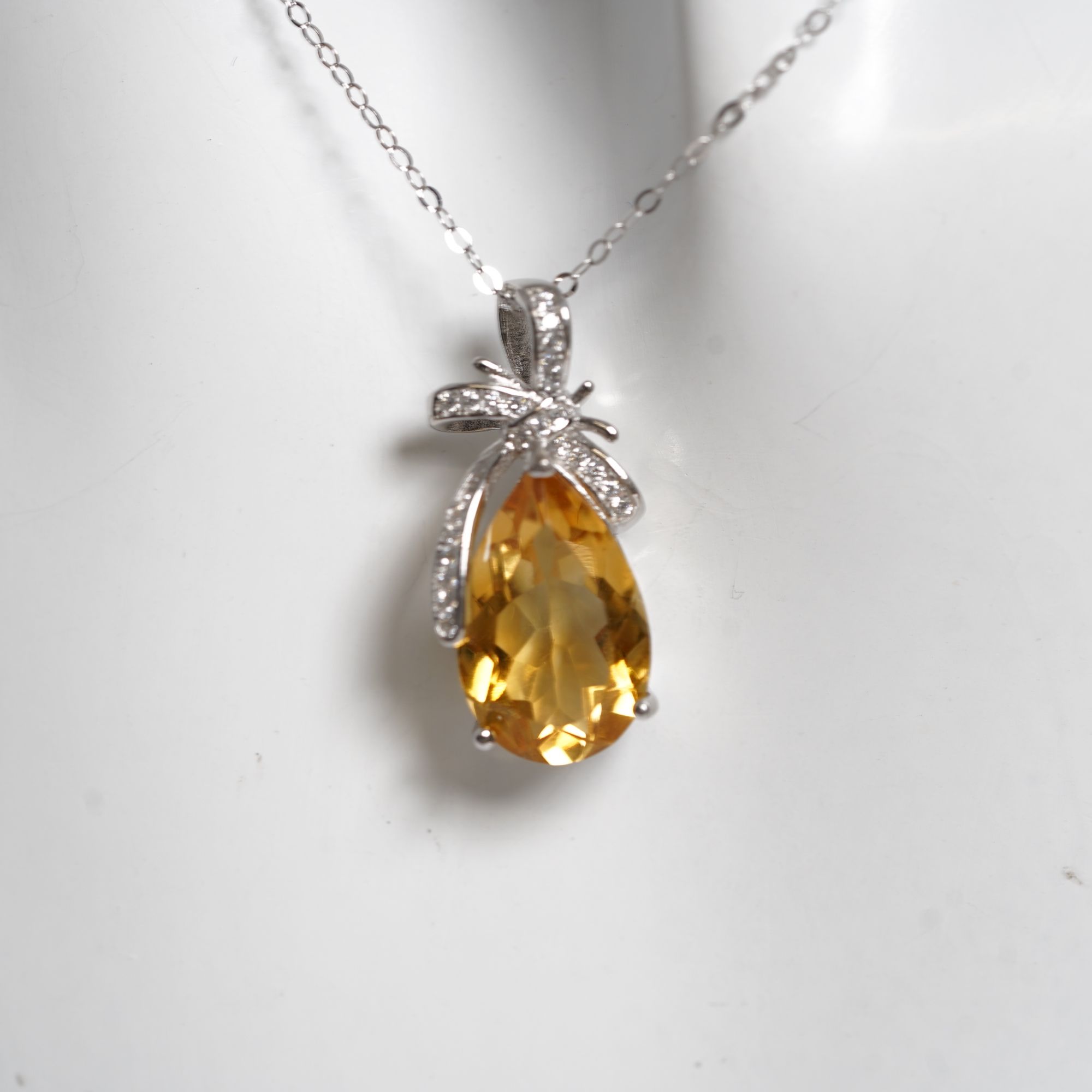 JSHSD0768-黄水晶吊坠（主石约：3.8CT）