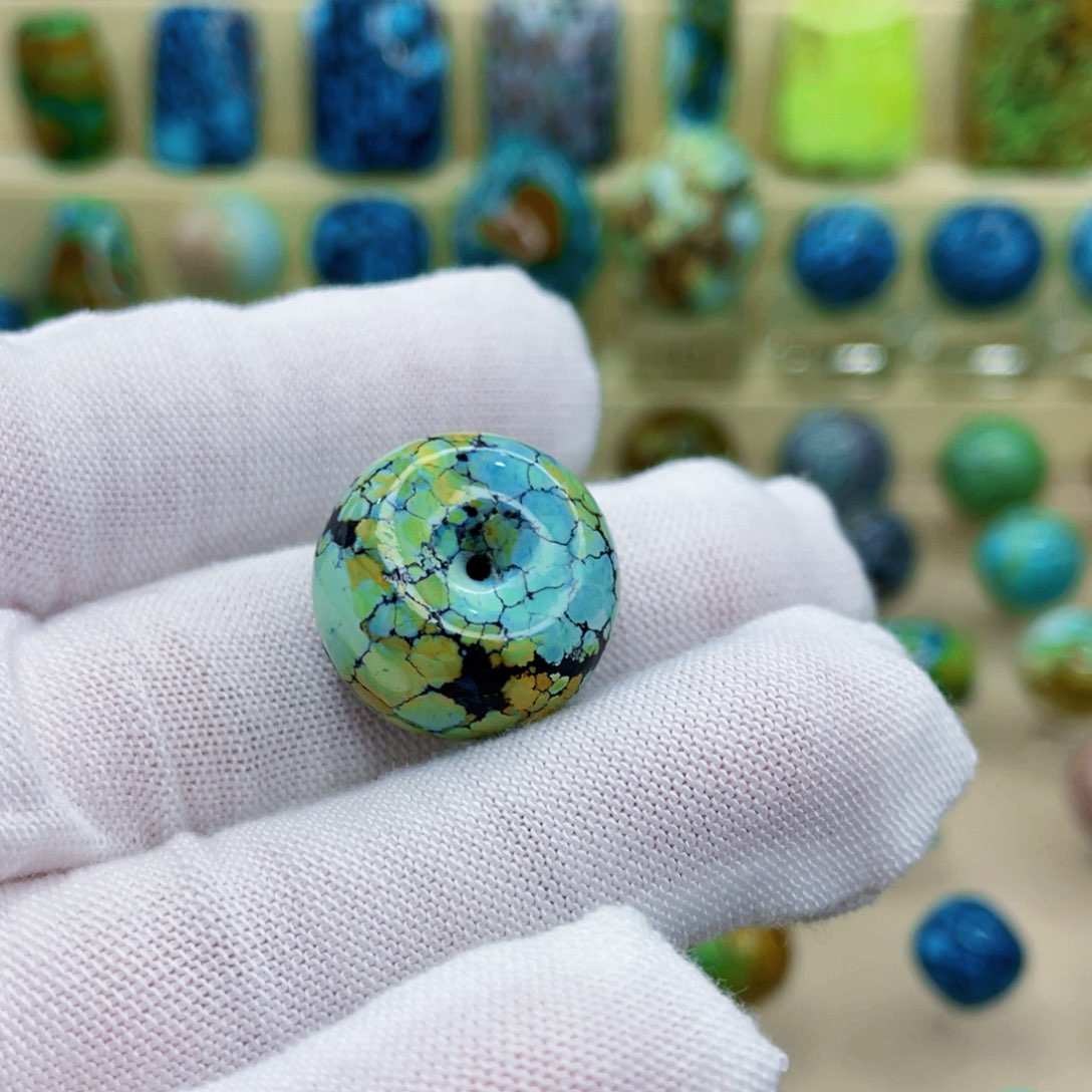 未镶嵌绿松石颈饰