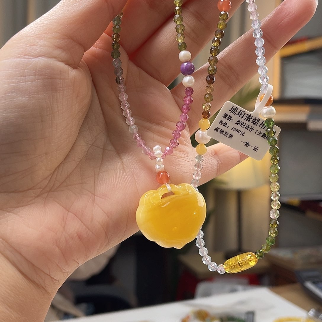 琥珀裸石未镶嵌蜜蜡吊坠