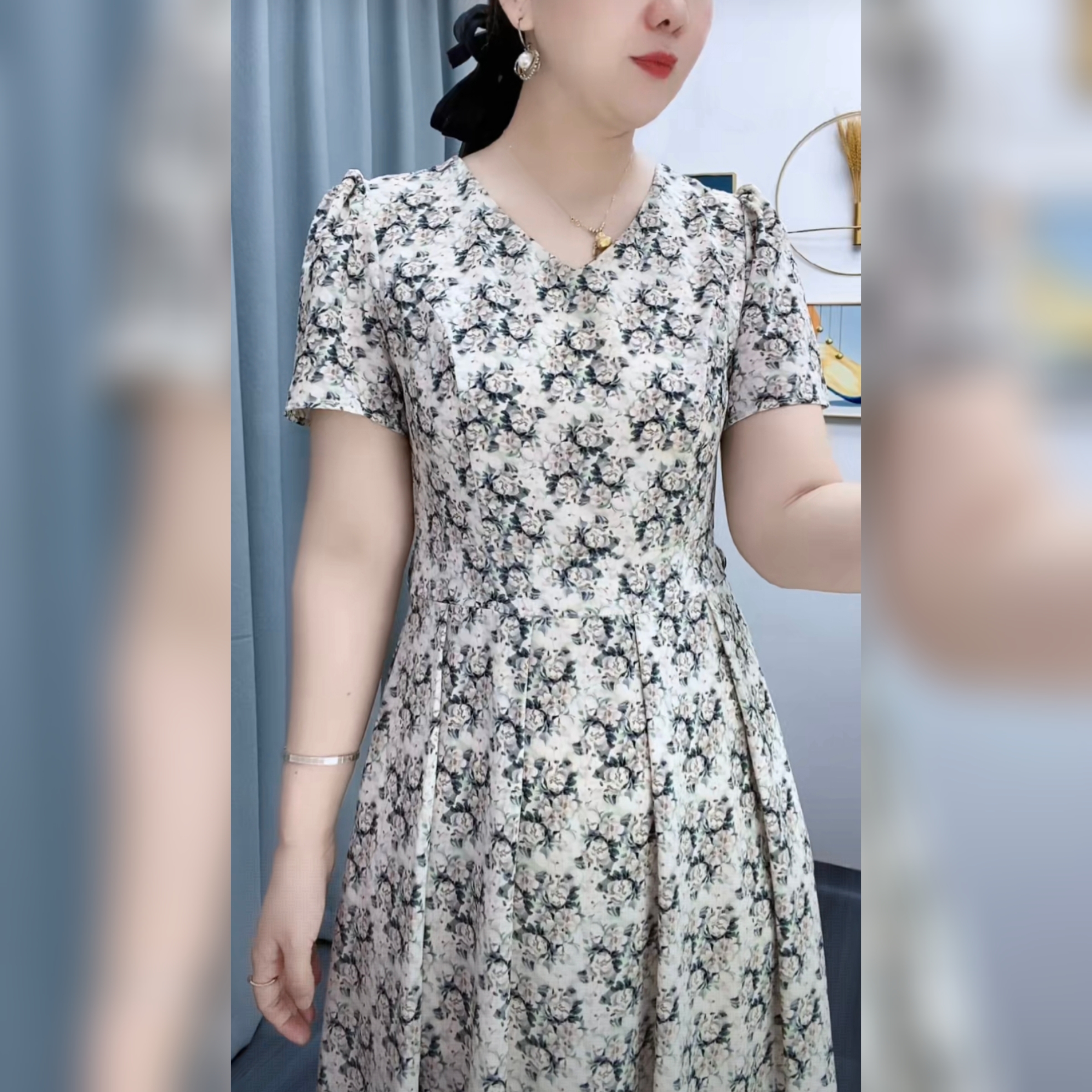 夏季新款气质显瘦洋气收腰中长款连衣裙