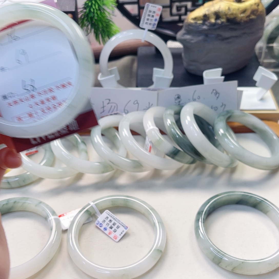 石英质玉未镶嵌手镯16