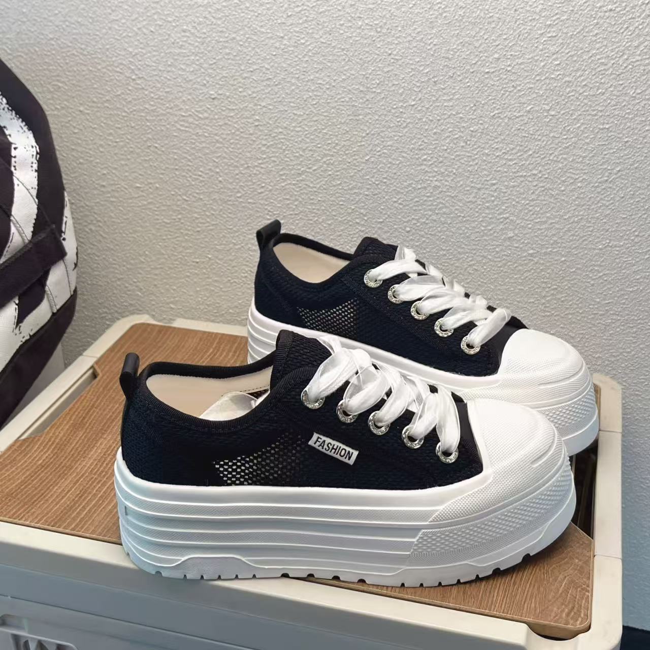 2025新款网面小白鞋女百搭厚底鞋女薄款透气网鞋运动休闲板鞋3033