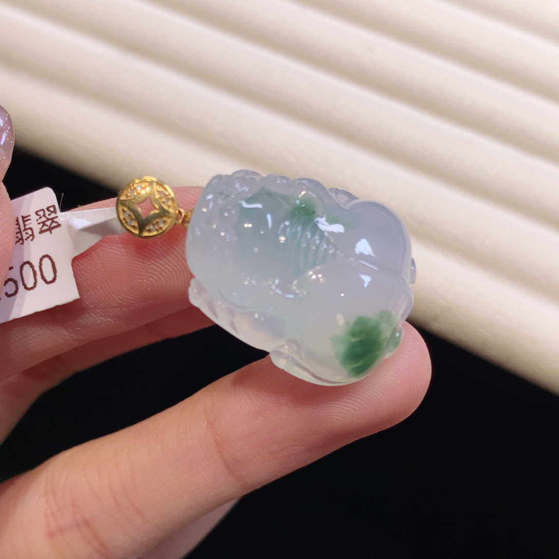 翡翠颈饰18K金镶嵌貔貅