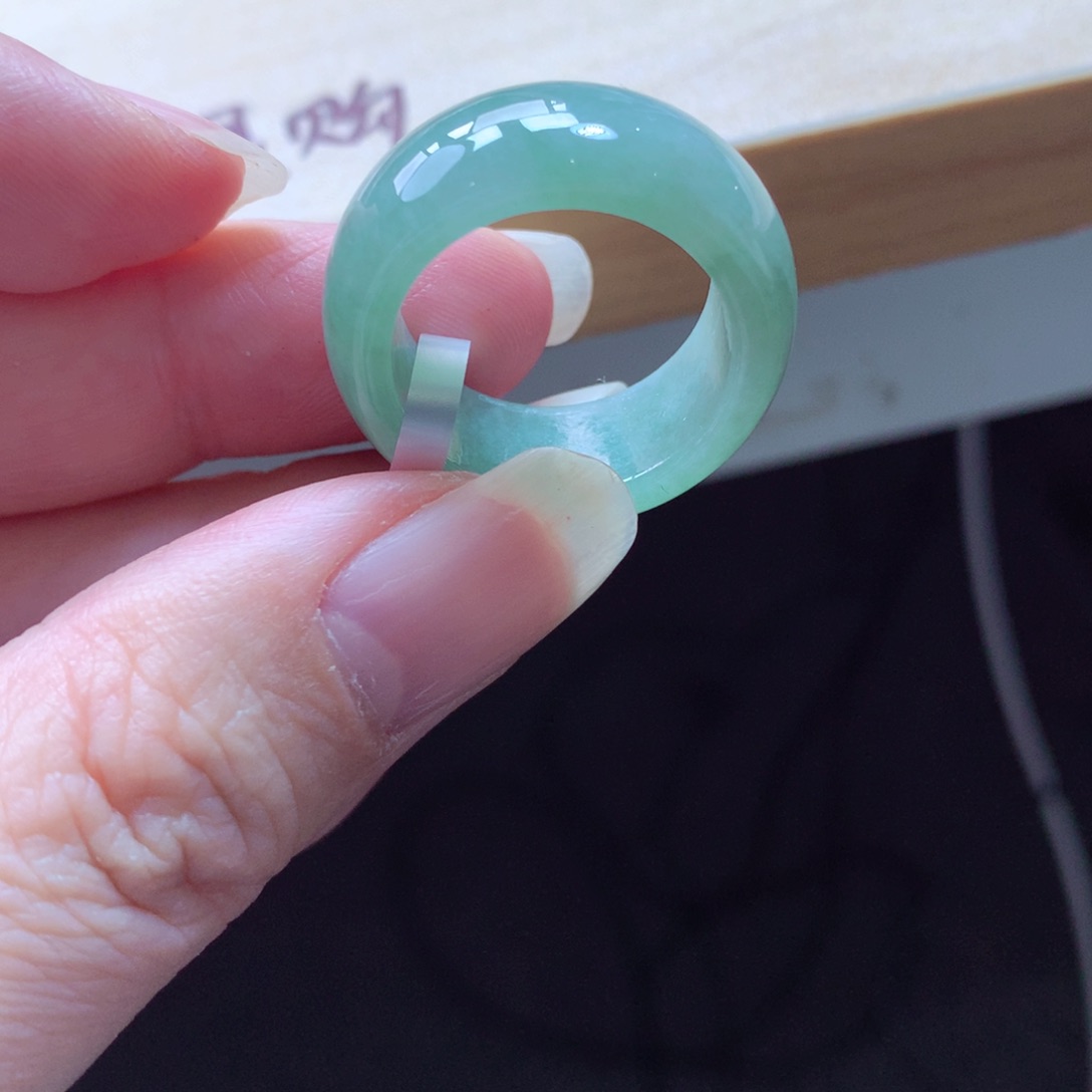 翡翠颈饰未镶嵌吊坠