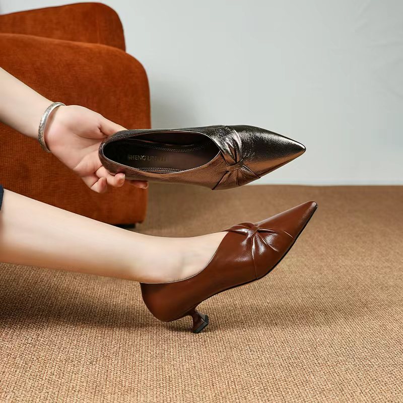 圣琳妃/羊皮/3CM尖头浅口舒适通勤法式单鞋女黑色四季通用D20343