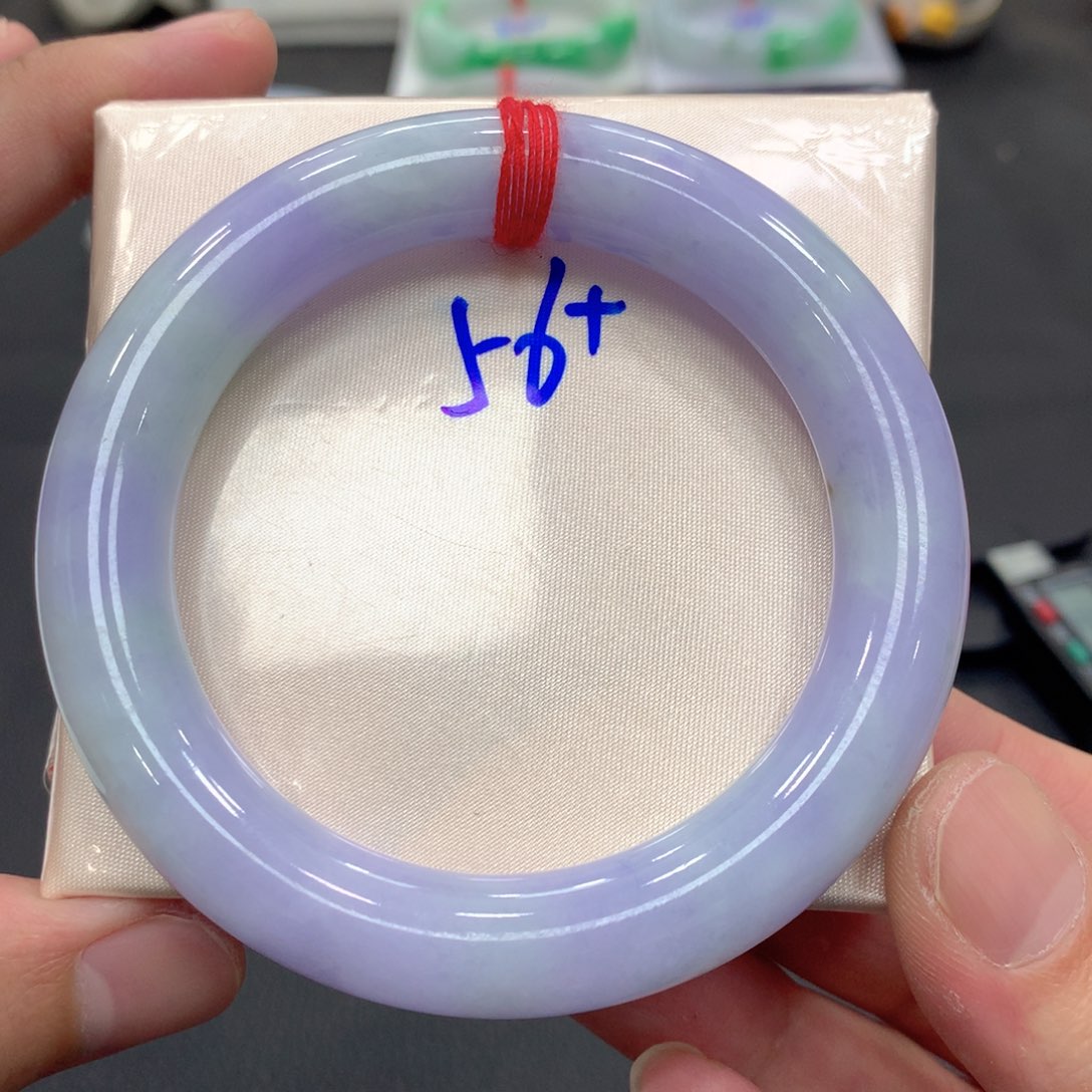 翡翠手镯未镶嵌翡翠