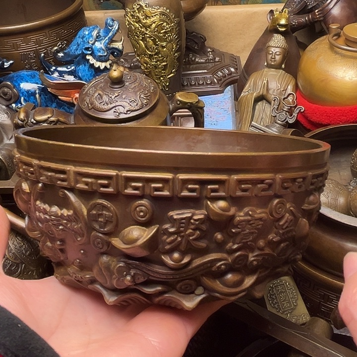 精美铜器批发档口