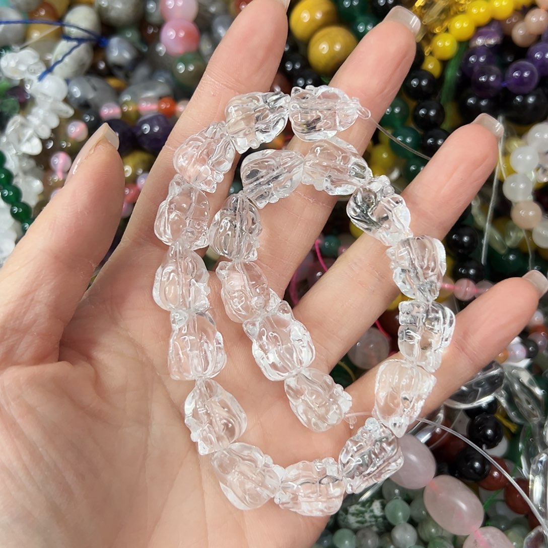 玛瑙/玉髓未镶嵌珠宝半成品，压电白水晶九尾狐20颗