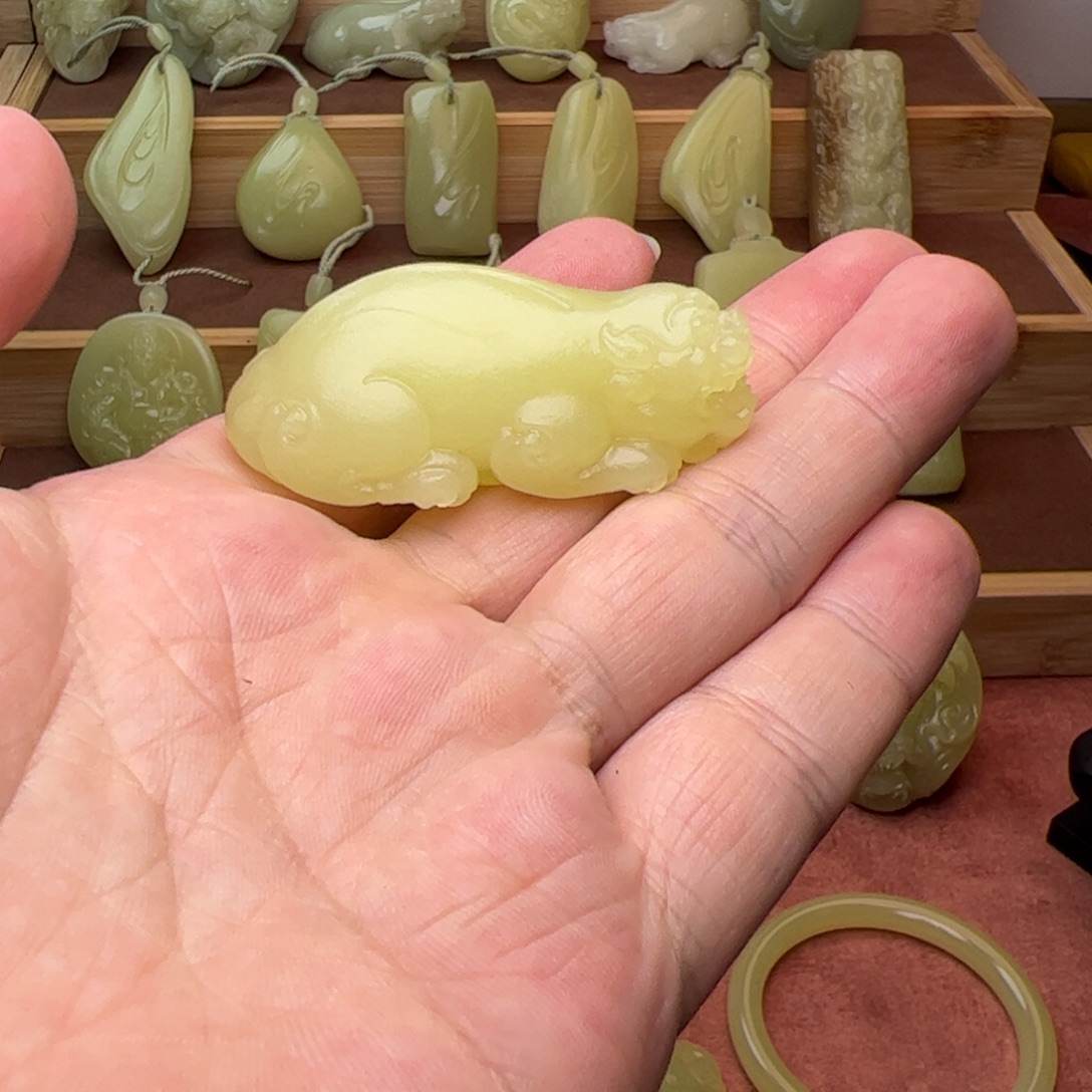 达***西颈饰未镶嵌和田玉（黄玉）