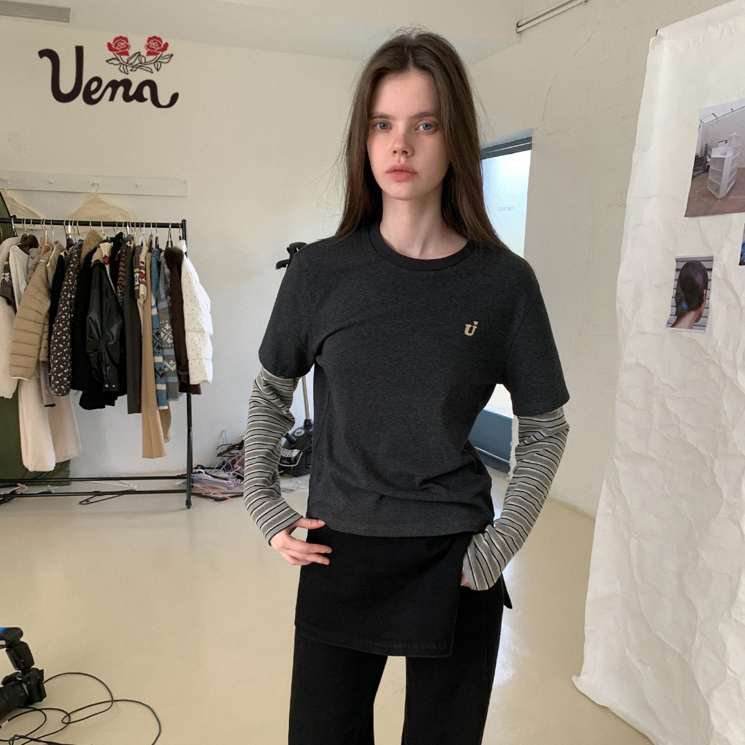 【巴顿庄园】Uena深灰色字母刺绣假两件拼接条纹长袖圆领针织T恤
