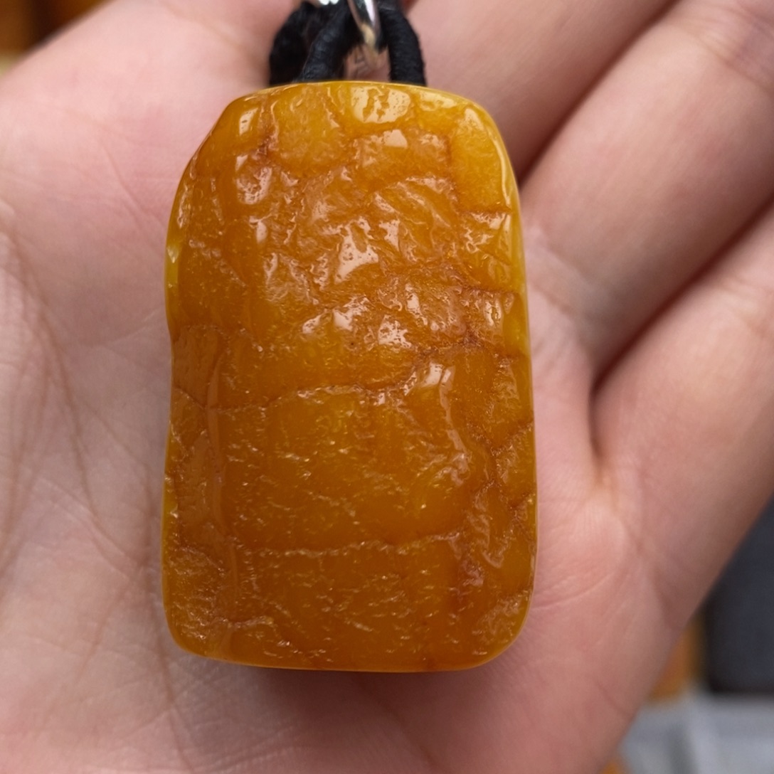 琥珀吊坠(赠链)未镶嵌