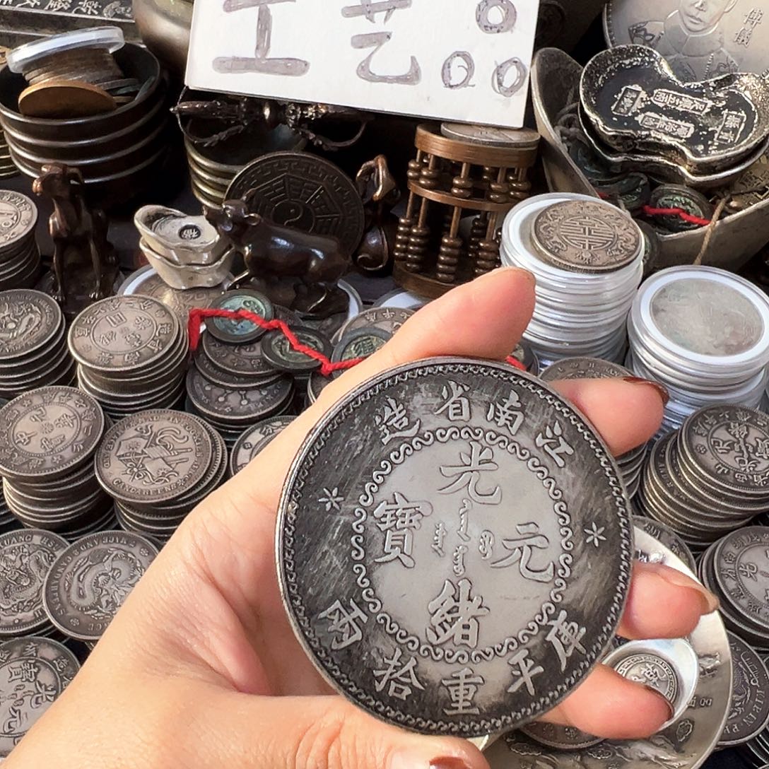 金属复古风格摆件