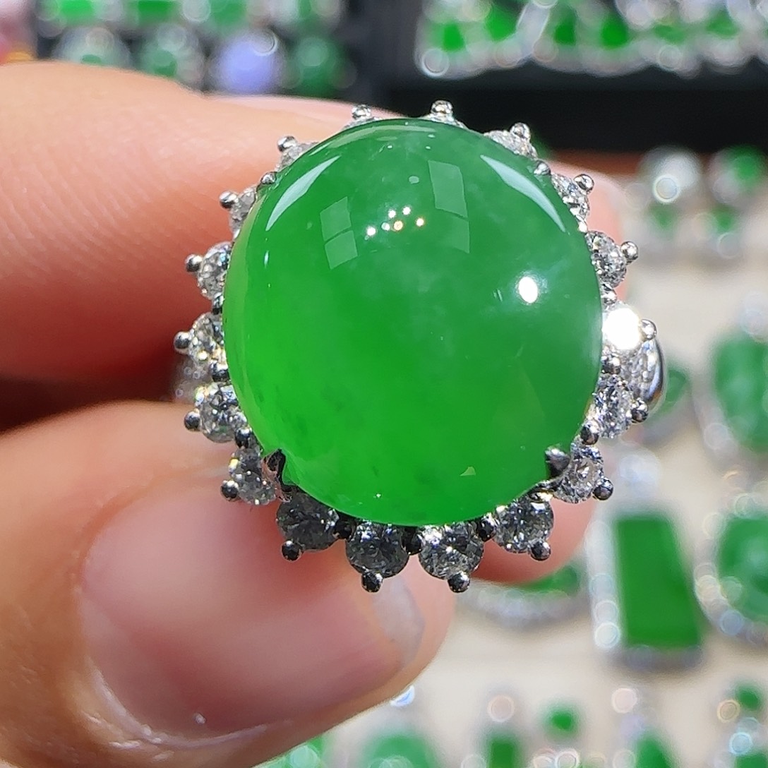 翡翠吊坠(不含链)18K金镶嵌