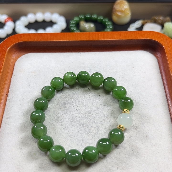 和田玉（碧玉）未镶嵌手链
