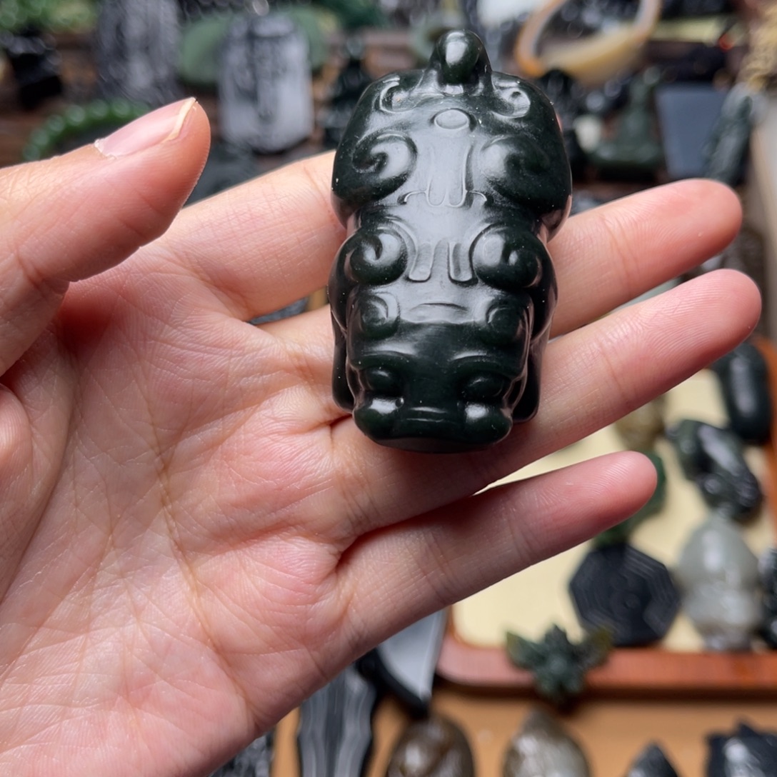 和田玉未镶嵌挂件