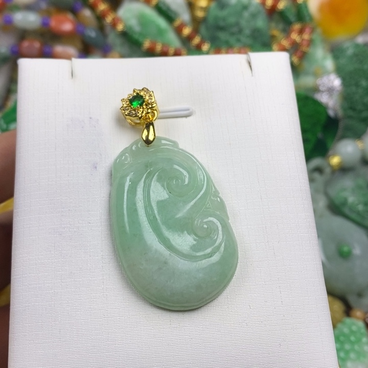 翡翠未镶嵌吊坠(赠链)