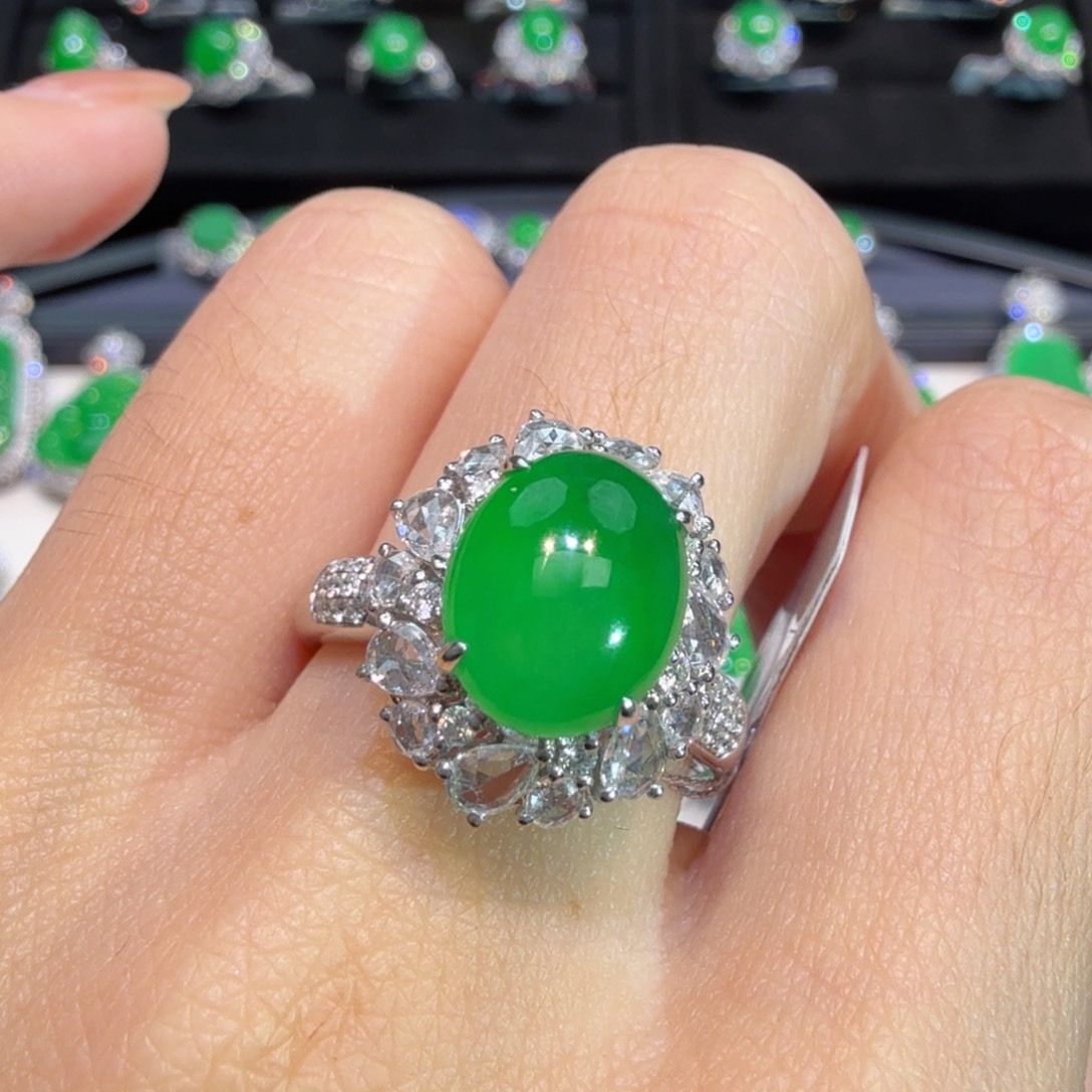 翡翠18K金镶嵌戒指收到货48小时鉴赏期