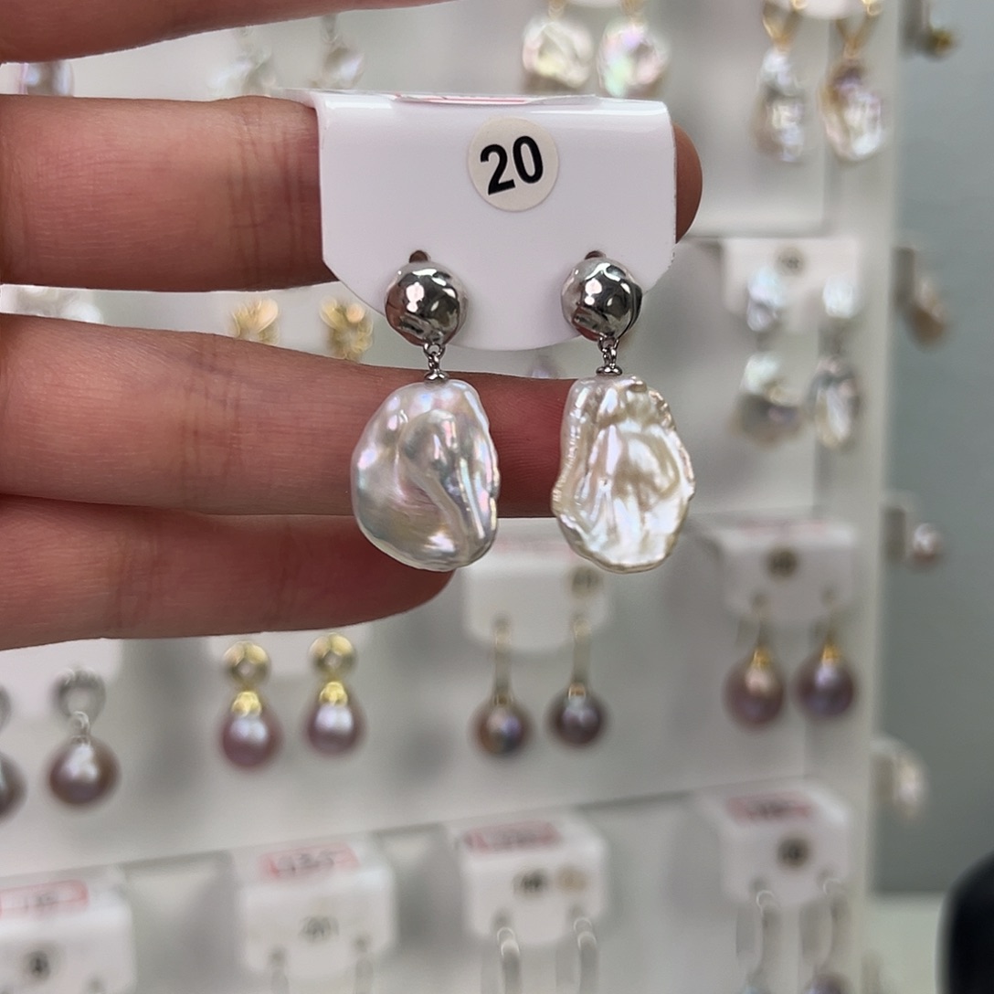 非金属巴洛克花瓣耳饰 