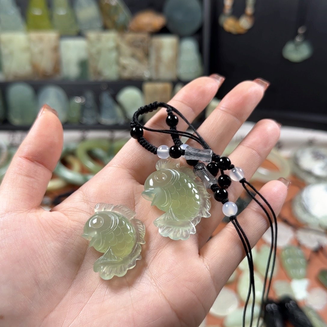 蛇纹石玉颈饰未镶嵌项*两条鱼