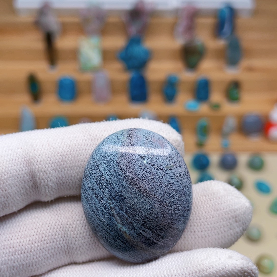 未镶嵌绿松石颈饰