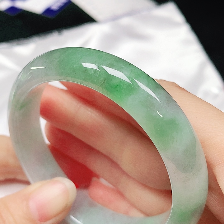 翡翠手镯（圆镯）未镶嵌