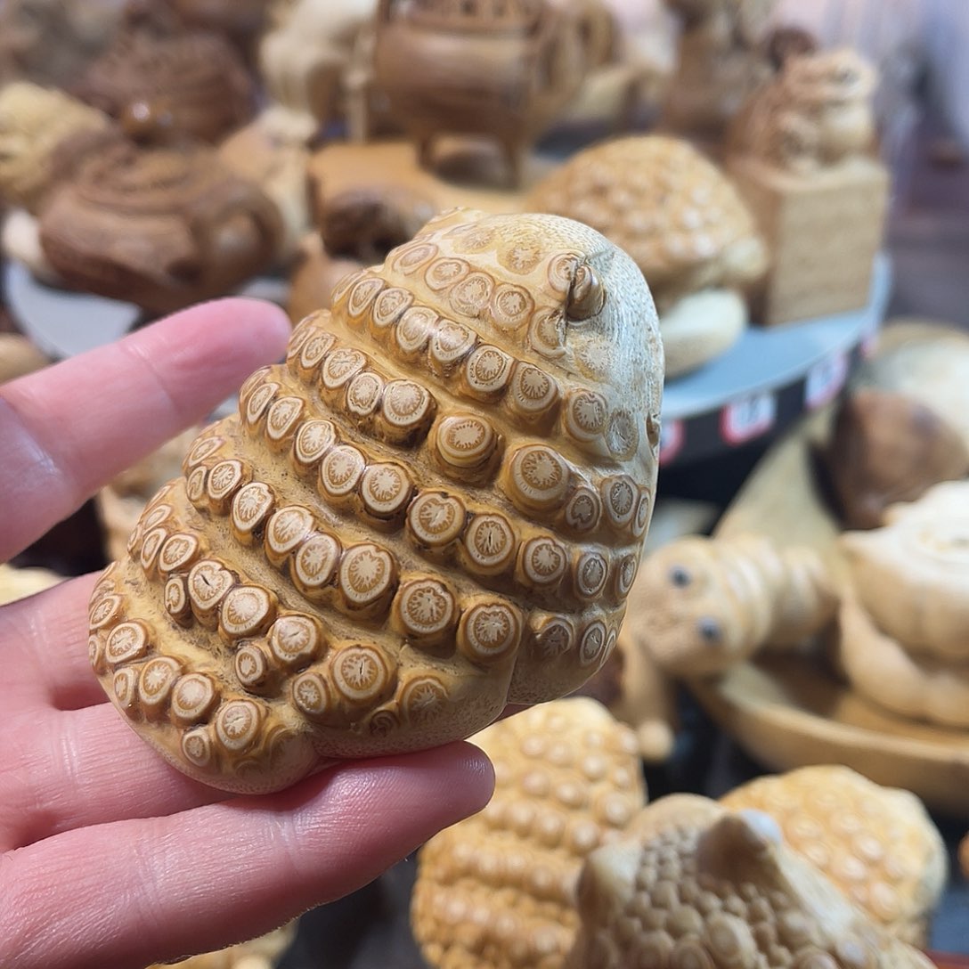 竹根雕一把抓金蟾