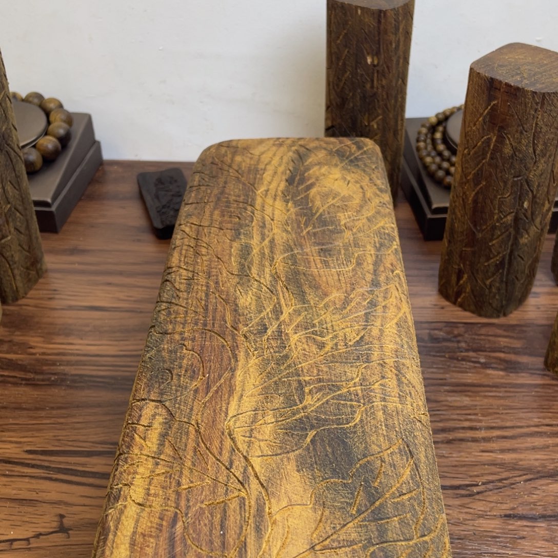 常***士檀香木手把件手把件