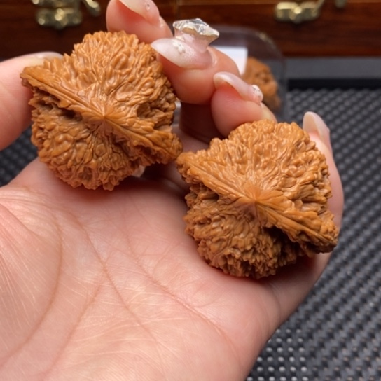 文玩核桃吊坠46满天星