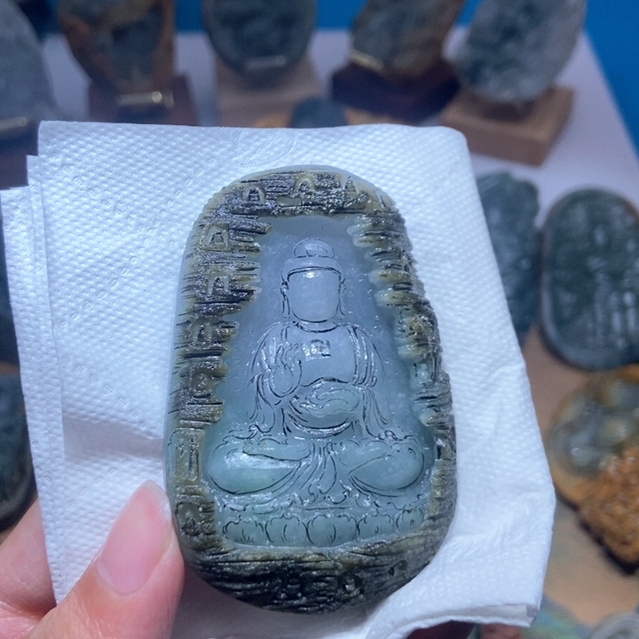 未镶嵌定制翡翠翱***龙翡翠挂件
