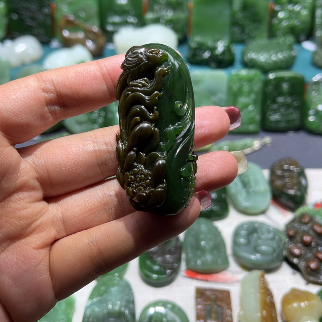 和田玉颈饰未镶嵌