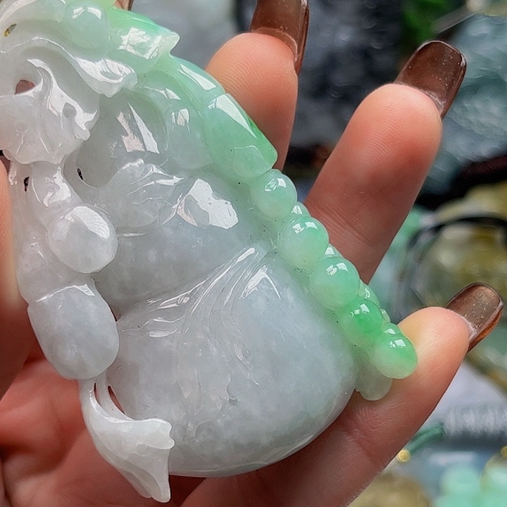 翡翠未镶嵌颈饰挂件